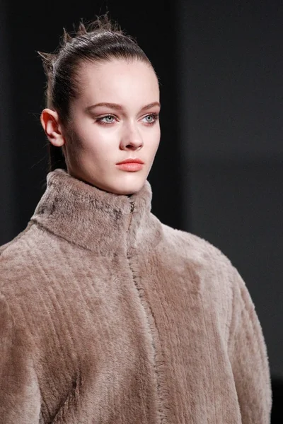 Look 27